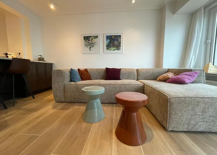 Sunny Seaview Апартаменты *